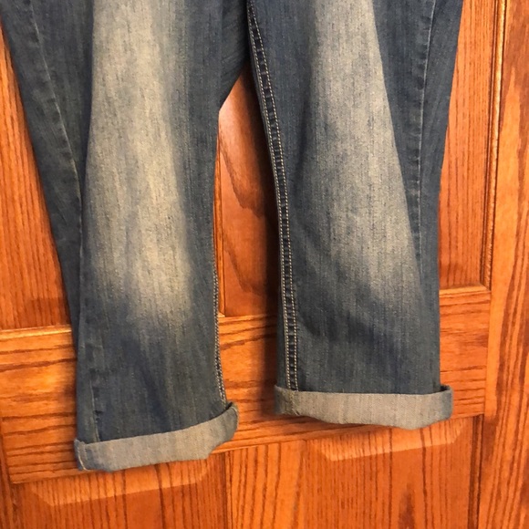 NEW LISTING! Rockin Denim Capris - Picture 3 of 8